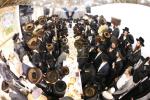 טיש סוכות וחלוקת הפרנסה ברויט בחצר הקודש קרעטשניף סיגעט  