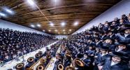 שמחת בית השואבה בראשות הגה"צ אב"ד סאטמאר קרית יואל שליט"א בסוכה הגדולה דק"ק קרית יואל