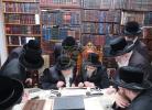 כ"ק אדמו"ר מסקווירא מב"פ באזוכט ביי כ"ק אדמו"ר מסקאליע שליט"א 