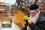 סוכות ביי הרה"ג ר' פנחס פאדווא שליט"א גאב"ד קהילת שומרי הדת אין אנטווערפן