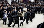 פולע בילדער פון שמחת החתונה פון נכדת כ"ק אדמו"ר מסאטמאר שליט"א 