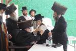 מעמד הנחת תפילין ושמחת החאלאקא ומסיבות לחיים פאר נכדי הגה"צ ראש ישיבת סאטמאר בני ברק שליט"א ביים עלטער זיידן כ"ק אדמו"ר מוויזניץ שליט"א אין מושב אורה
