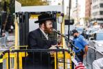 פולע גאלעריע פונעם גרויסארטיגן פראטעסט אין מאנהעטן קעגן די גזירת הגיוס 