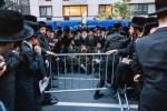 פולע גאלעריע פונעם גרויסארטיגן פראטעסט אין מאנהעטן קעגן די גזירת הגיוס 