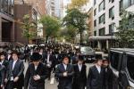 פולע גאלעריע פונעם גרויסארטיגן פראטעסט אין מאנהעטן קעגן די גזירת הגיוס 