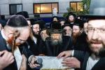 פולע גאלעריע פונעם גרויסארטיגן פראטעסט אין מאנהעטן קעגן די גזירת הגיוס 