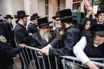 פולע גאלעריע פונעם גרויסארטיגן פראטעסט אין מאנהעטן קעגן די גזירת הגיוס 