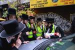 פולע גאלעריע פונעם גרויסארטיגן פראטעסט אין מאנהעטן קעגן די גזירת הגיוס 
