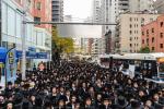 פולע גאלעריע פונעם גרויסארטיגן פראטעסט אין מאנהעטן קעגן די גזירת הגיוס 