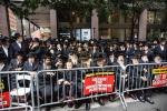 פולע גאלעריע פונעם גרויסארטיגן פראטעסט אין מאנהעטן קעגן די גזירת הגיוס 