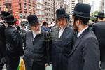 פולע גאלעריע פונעם גרויסארטיגן פראטעסט אין מאנהעטן קעגן די גזירת הגיוס 