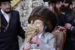 הקפות שניות מוצאי שמחת תורה תשפ"ו ביי הרה"ק רבי יעקב מאיר שעכטער שליט"א 