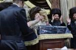 הקפות שניות מוצאי שמחת תורה תשפ"ו ביי הרה"ק רבי יעקב מאיר שעכטער שליט"א 