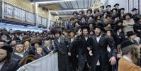 הקפות שניות מוצאי שמחת תורה תשפ"ו ביי הרה"ק רבי יעקב מאיר שעכטער שליט"א 