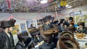 חלוקת שווארץ ברויט און יו"ט סוכות ביי הרה"ג ר' יוסף פאדווא שליט"א נשיא און ראש הדיינים דהתאחדות קהילת החרדים און רב דביהמ"ד חשב האפוד אין לאנדאן