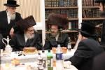 וואך נאכט פאר אור אייניקל פון כ"ק אדמו"ר מפאפא שליט"א און אייניקל פון כ"ק אדמו"ר מזלאטשוב און תולדת אהרן שליט"א 