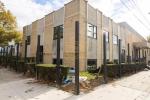 מעמד קביעת מזוזות בבנייני הישיבות קטנות‎ בראשות כ"ק אדמו"ר מבאבוב 45 שליט"א 