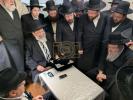 הרה"צ רבי נחמיה אלתר שליט"א בן כ"ק אדמו"ר מגור שליט"א באזוכט אין אמעריקע 