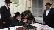 משפחה מבני עדות המזרח אצל כ"ק אדמו"ר מליסקא שליט"א ל"חאלאקא" של בנם
