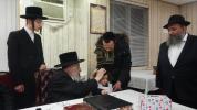 משפחה מבני עדות המזרח אצל כ"ק אדמו"ר מליסקא שליט"א ל"חאלאקא" של בנם