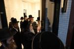 כ"ק גאב"ד סאטמאר מאנסי שליט"א ביי מעמד קביעת מזוזה אין די נייע עטרת גינענדיל 