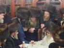 לחיים ביי כ"ק אדמו"ר מסאטמאר שליט"א לרגל סיום הש"ס פון א אייניקל הרב ליפא אשכנזי