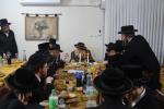 סעודת הילולא פון הרה"ק מהוסיאטין זי"ע צוזאמען מיט מסיבות חנוכה  בראשות הגה"צ המקובל רבי אברהם אביש ציינווירט שליט"א בבית איש אמונו ר' יעקב שלמה נויגערשאל הי"ו  