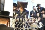 הרה"ק רבי יעקב מאיר שעכטער שליט"א ביים מעמד הדלקת הנרות יום ב' דחנוכה
