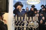 הרה"ק רבי יעקב מאיר שעכטער שליט"א ביים מעמד הדלקת הנרות יום ב' דחנוכה
