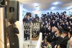 הרה"ק רבי יעקב מאיר שעכטער שליט"א ביים מעמד הדלקת הנרות יום ב' דחנוכה