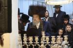 הרה"ק רבי יעקב מאיר שעכטער שליט"א ביים מעמד הדלקת הנרות יום ב' דחנוכה