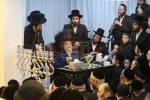 הרה"ק רבי יעקב מאיר שעכטער שליט"א ביים מעמד הדלקת הנרות יום ב' דחנוכה