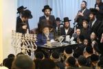הרה"ק רבי יעקב מאיר שעכטער שליט"א ביים מעמד הדלקת הנרות יום ב' דחנוכה