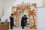 הגה"צ אב"ד סאטמאר וויליאמסבורג שליט"א ביי הדלקת נר חנוכה ליל ד' דחנוכה בהיכל ישיבה קטנה שביל התורה  בנשיאותו