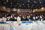 טויזענטער חסידי ברסלב באטייליגן זיך ביי מעמד "הבער אות בליבי"