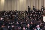 טויזענטער חסידי ברסלב באטייליגן זיך ביי מעמד "הבער אות בליבי"