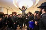 פולע הערליכע גאלעריע: שמחת החתונה לבן המשפיע הרה"צ ר' פנחס בונקער