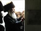 כ"ק אדמו"ר מדושינסקיא שליט"א קלאפט מזוזות בבית מדרשו אין בית שמש