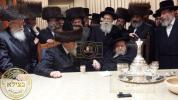 כ"ק אדמו"ר מבאיאן שליט"א באזוכט ביי כ"ק אדמו"ר מעבלזא שליט"א פאר די חתונה בחצר הקודש 