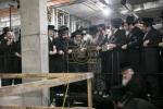    מעמד יציקת הבורות של בית המדרש החדש קהל יטב לב דסאטמאר שכונת ווערנאן וויליאמסבורג