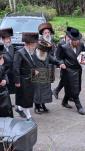 בילדער פונעם באזוך פון כ"ק אדמו"ר ממאקאווא שליט"א אויף שבת קודש אין די קאנטרי 
