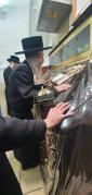 הרה"צ רבי אלימלך בידערמאן שליט"א ביים ציון הרשב"י אין מירון
