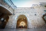 אומקלארקייט איבער מירון: אפיציעלע פלאן אפגערופן און פאליצייאישע בלאקאדעס אויפגעשטעלט - 20,000 געפונען זיך שוין אויפן בארג*