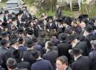 הלווית המת נעכטן דינסטאג פון הרב ישראל צבי גודמאן זצ"ל רב פון די אוהב שלום שוהל (טאון שוהל) אין וואודרידזש ניו יארק,  ווערט געזען כ"ק גאב"ד וואודרידזש שליט"א ביים באגלייטן אין מספיד זיין פארנט פון שוהל