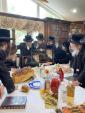שמחת הברית לבן הנולד אצל ר' יעקב אהרן כ"ץ בן הרה"ג ר' דוד שליט"א בן אב"ד סלאוויטא שליט"א וחתן הרה"ג ר' מאיר זלמן שטעג שליט"א בהשתתפות כ"ק אדמו"ר ממאקאווא שליט"א וכ"ק אדמו"ר מראחמיסטריווקא שליט"א ואבד"ק תולדות אהרן שליט"א