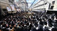 פולע גאלעריע פון די הדלקה בחצר הקודש תולדות אהרן