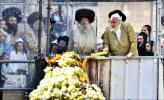 פולע גאלעריע פון די הדלקה בחצר הקודש תולדות אהרן