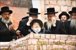 פולע גאלעריע פון די הדלקה אין בית וויזניץ בראשות כ"ק אדמו"ר מוויזניץ שליט"א 