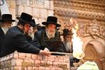 פולע גאלעריע פון די הדלקה אין בית וויזניץ בראשות כ"ק אדמו"ר מוויזניץ שליט"א 