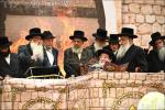 פולע גאלעריע פון די הדלקה אין בית וויזניץ בראשות כ"ק אדמו"ר מוויזניץ שליט"א 